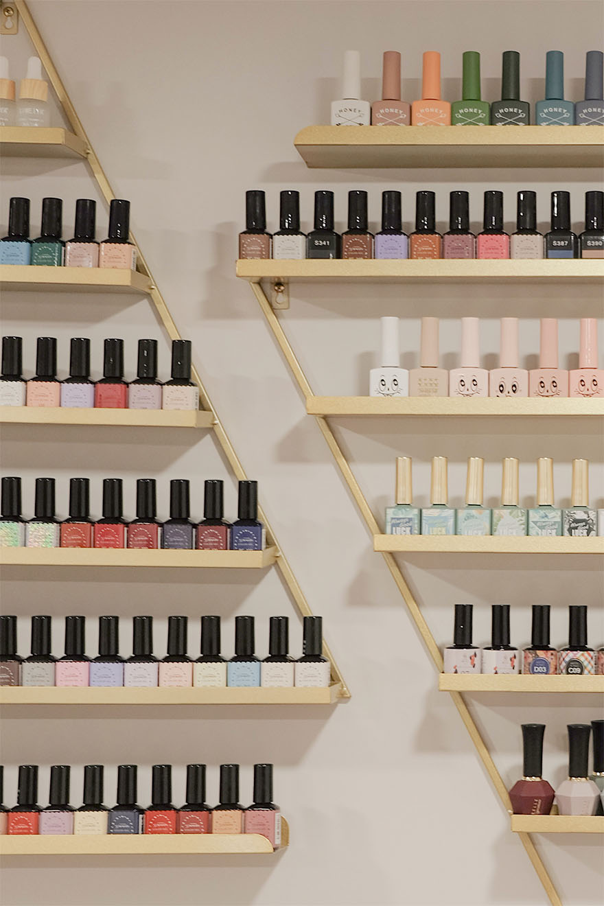 shelves with nail varnish