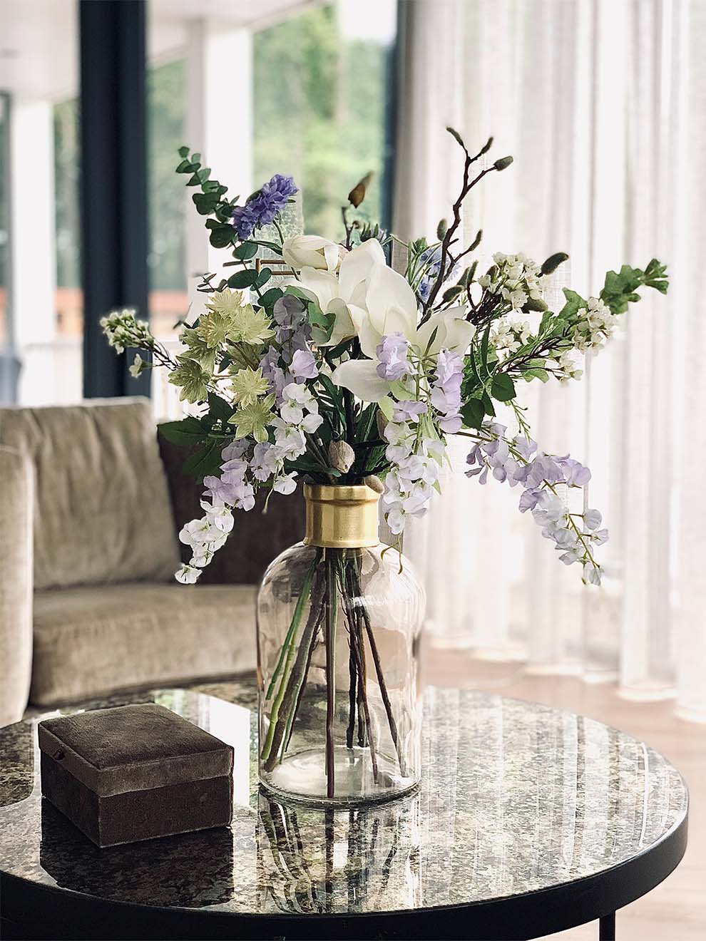 flowers-in-a-vase