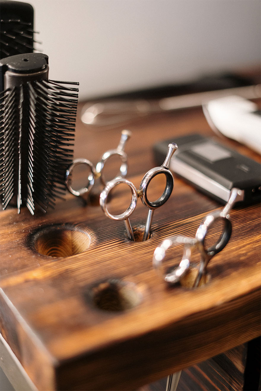 scissors-on-barbers