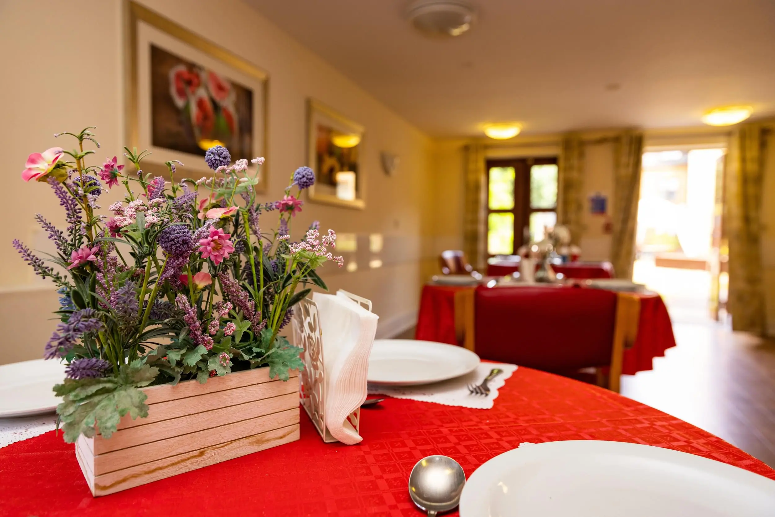Heathlands-dining-room
